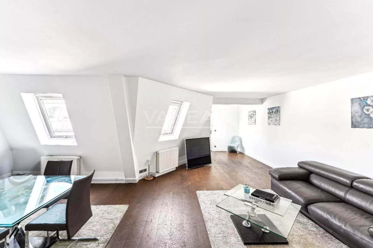 Luxury Apartment for sale in Paris 8Ème, 1 030 000 €, Photo 1