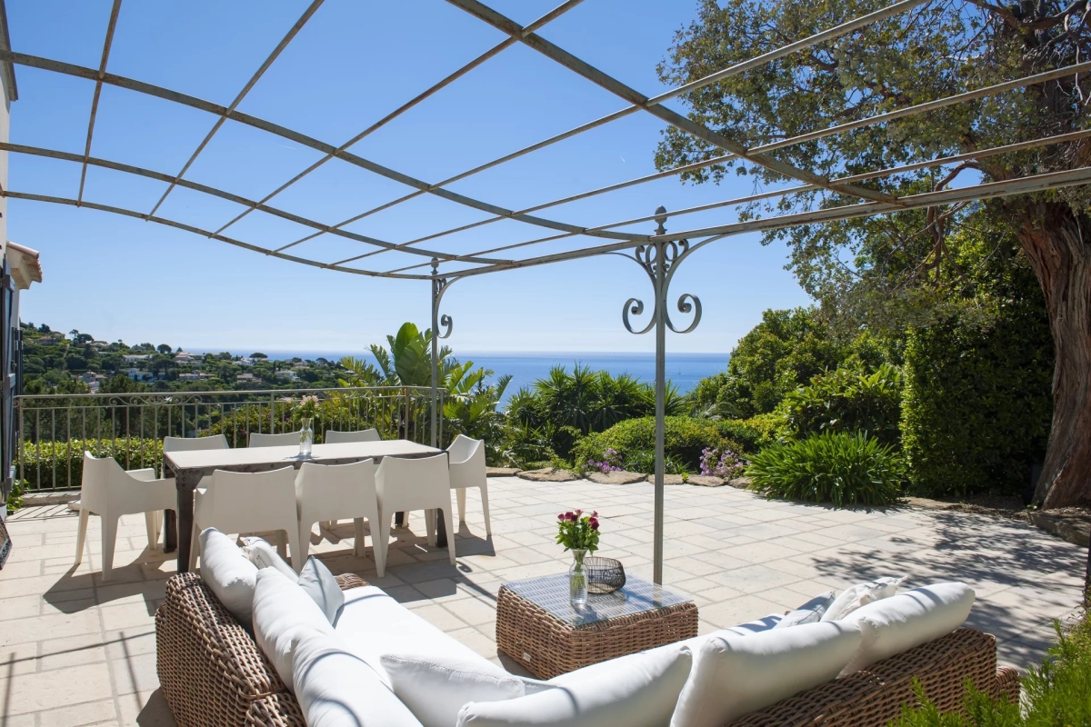 Maison de luxe à vendre à Les Issambres, 1 390 000 €, Photo 1
