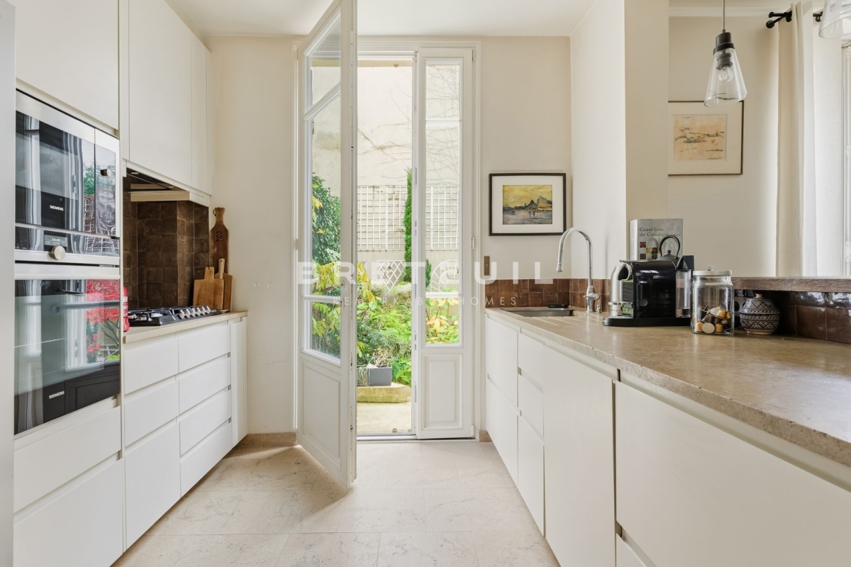 Maison de luxe à vendre à Neuilly-sur-Seine, 4 200 000 €, Photo 2