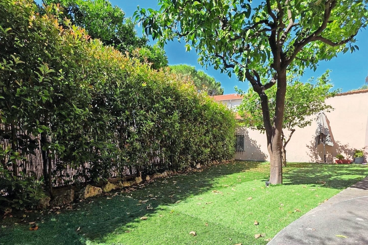 Luxury Apartment for sale in Roquebrune-Cap-Martin, 639 000 €, Photo 2