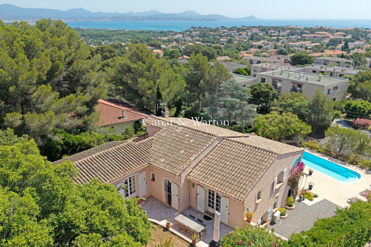 Maison de luxe à vendre à Saint-Aygulf, 980 000 €, Photo 3