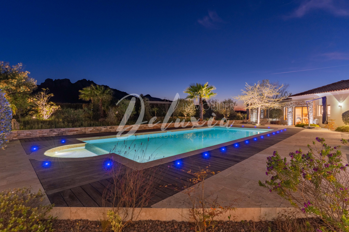 Luxury House for sale in Roquebrune-sur-Argens, 975 000 €, Photo 3