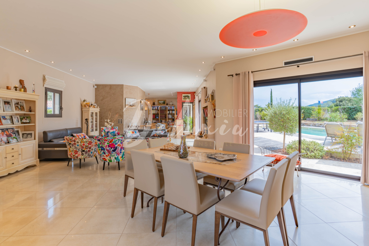 Luxury House for sale in Roquebrune-sur-Argens, 975 000 €, Photo 4