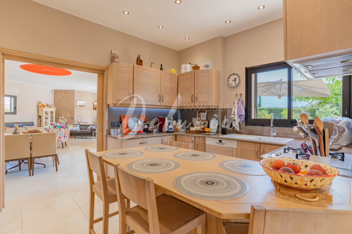 Luxury House for sale in Roquebrune-sur-Argens, 975 000 €, Photo 7