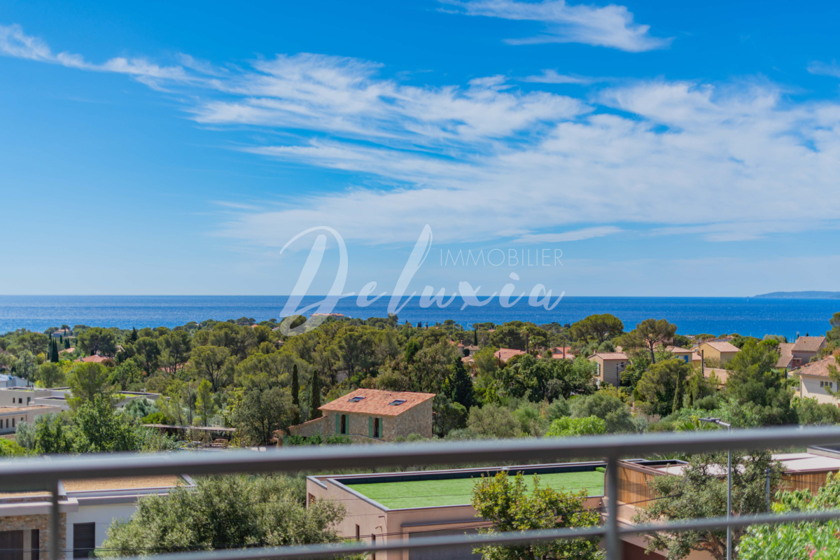 Luxury Apartment for sale in Saint-Raphaël, 1 390 000 €, Photo 1