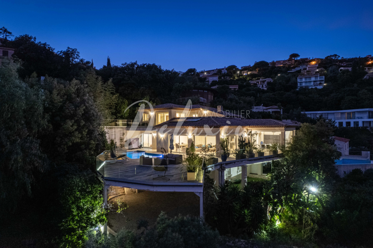 Maison de luxe à vendre à Roquebrune-sur-Argens, 1 740 000 €, Photo 1