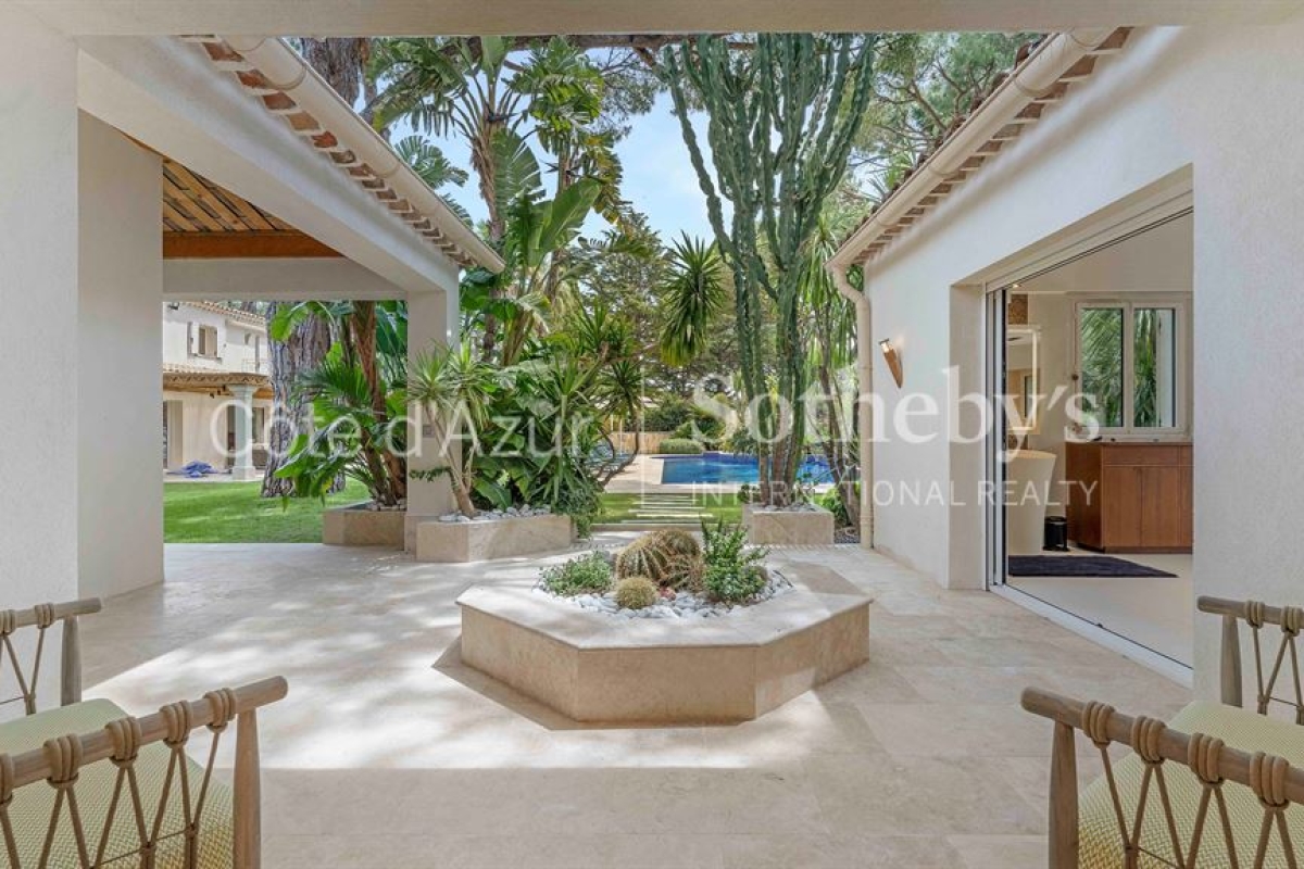 Luxury House for sale in Saint-Tropez, 12 000 000 €, Photo 1