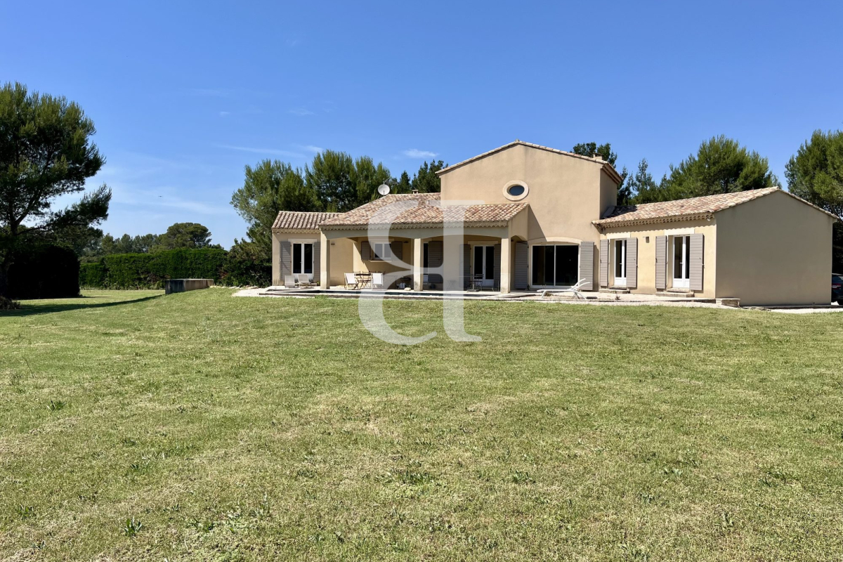 Luxury House for sale in Boulbon, 998 000 €, Photo 1