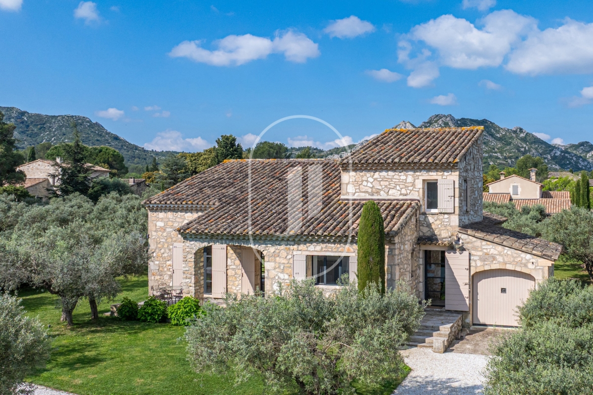 Luxury House for sale in Eygalières, 1 960 000 €, Photo 1