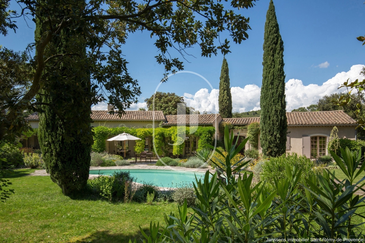 Maison de luxe à vendre à Saint-Rémy-de-Provence, 1 950 000 €, Photo 1