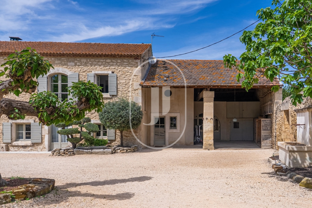 Luxury House for sale in Saint Étienne-du-Grès, 1 700 000 €, Photo 1