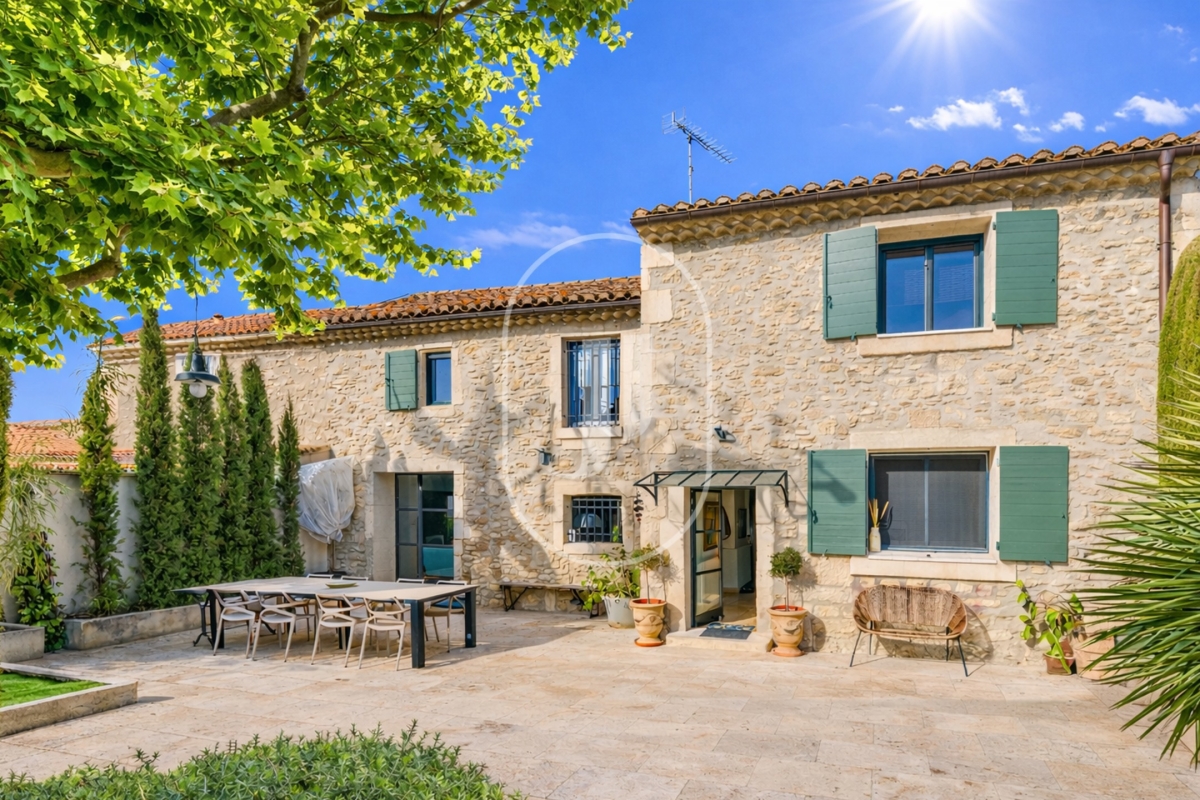 Maison de luxe à vendre à Saint-Rémy-de-Provence, 1 670 000 €, Photo 1