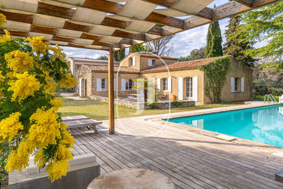 Maison de luxe à vendre à Aix-en-Provence, 1 750 000 €, Photo 1