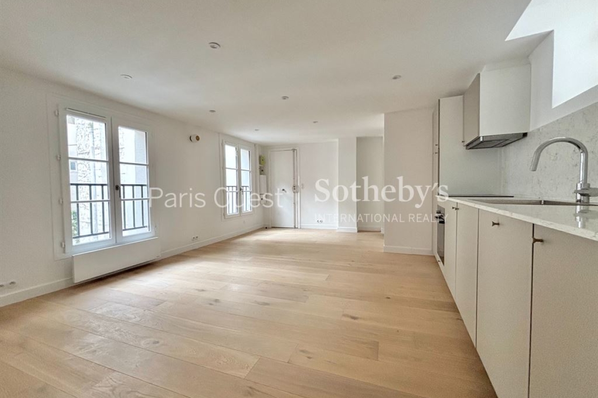 Luxury Apartment for sale in Paris 3Ème, 730 000 €, Photo 2