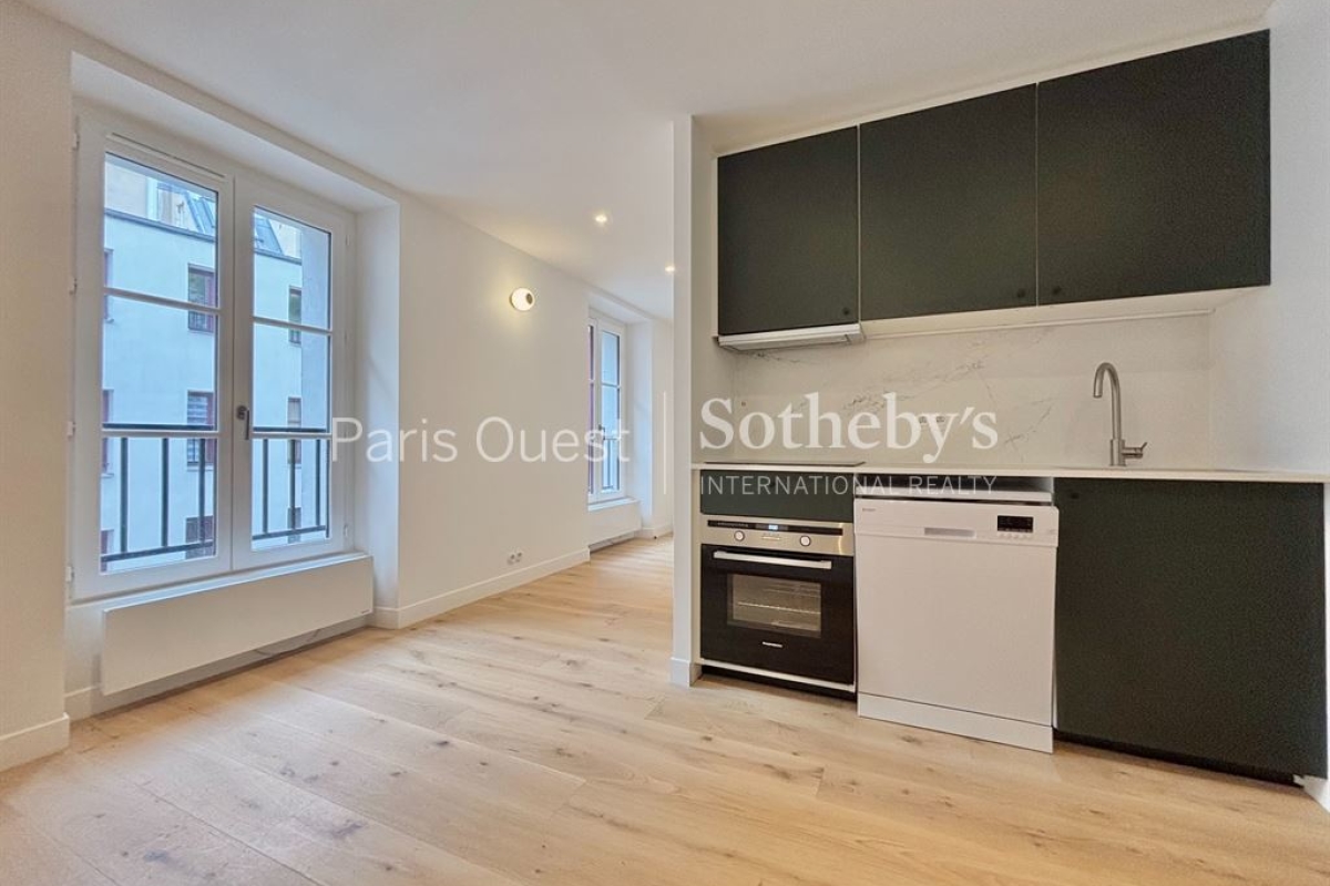 Luxury Apartment for sale in Paris 3Ème, 520 000 €, Photo 2