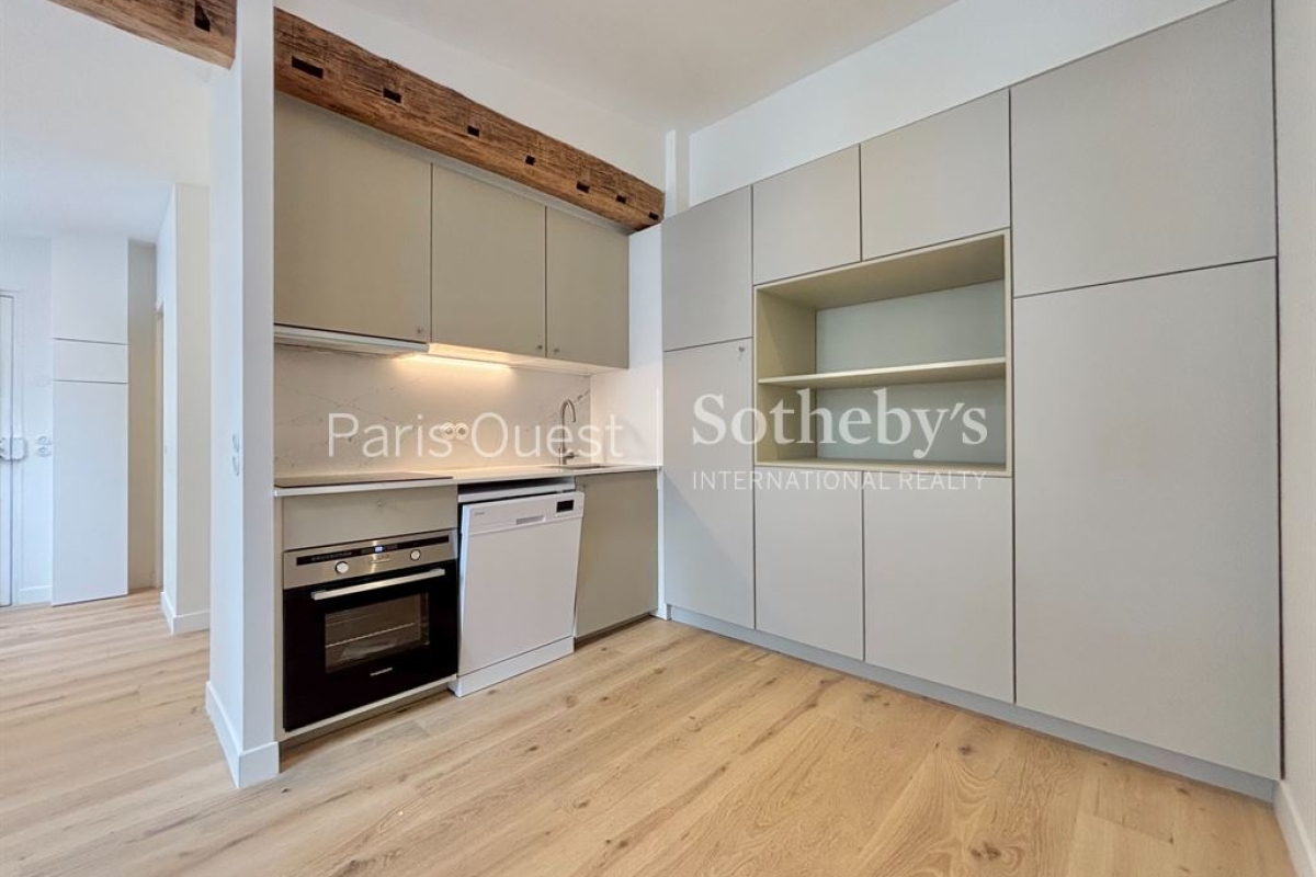 Luxury Apartment for sale in Paris 3Ème, 490 000 €, Photo 2