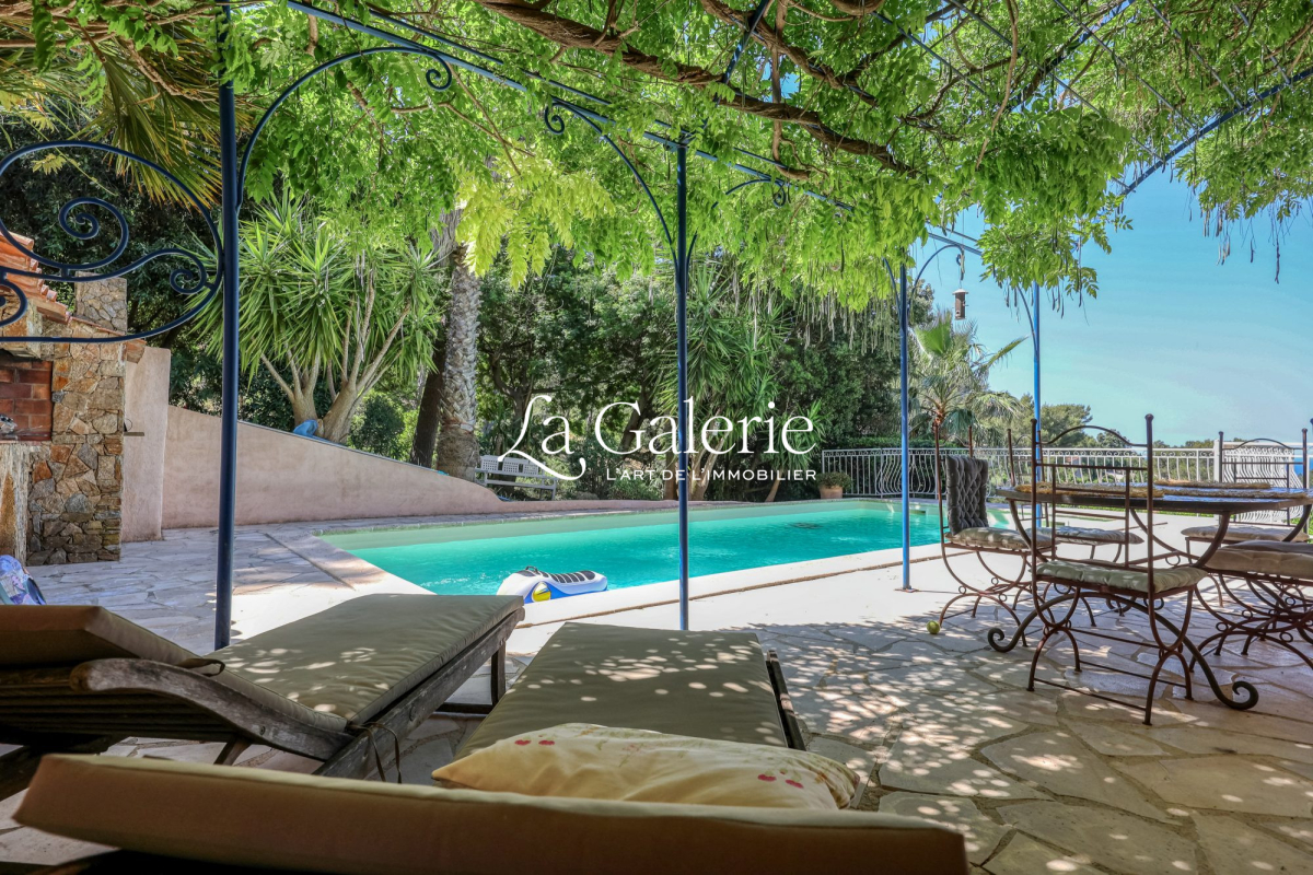 Maison de luxe à vendre à Carqueiranne, 1 280 000 €, Photo 2
