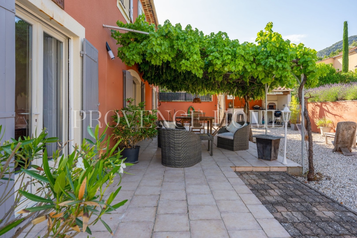 Maison de luxe à vendre à Maubec, 725 000 €, Photo 3
