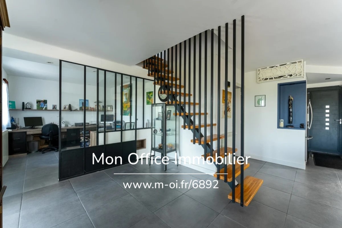 Maison de luxe à vendre à Villelaure, 739 000 €, Photo 3
