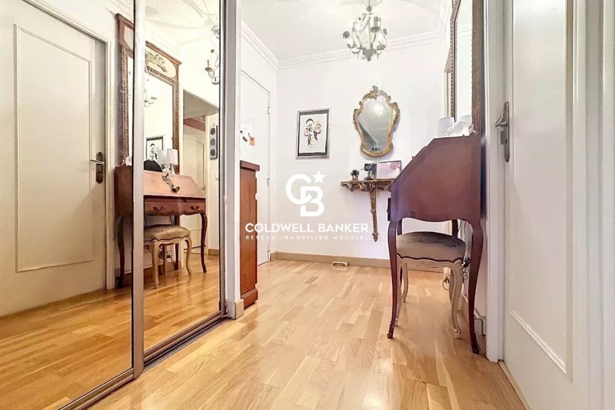 Luxury Apartment for sale in Saint-Raphaël, 395 000 €, Photo 3