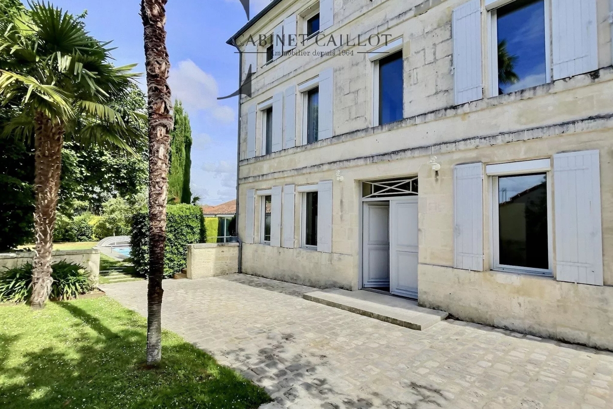 Maison de luxe à vendre à Saintes, 561 750 €, Photo 3