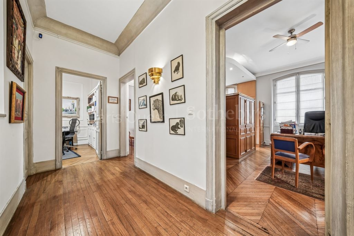Luxury Apartment for sale in Paris 7Ème, 1 225 000 €, Photo 4