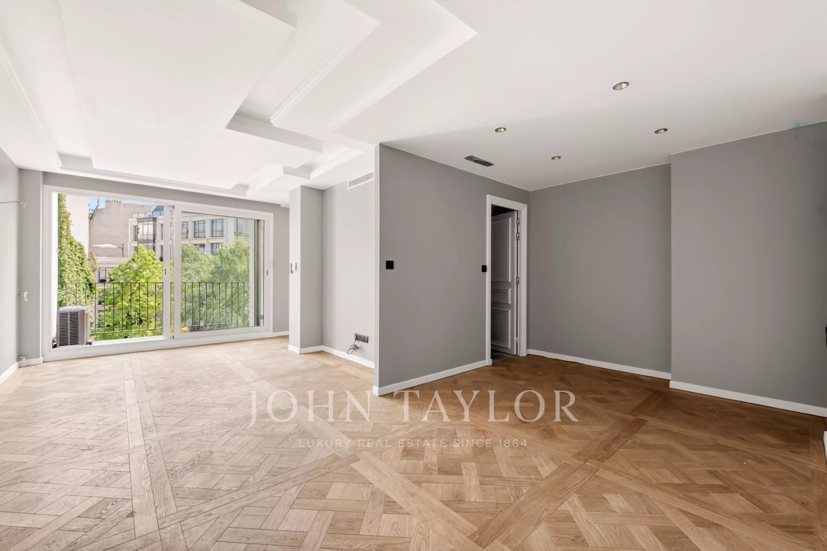 Luxury Apartment for sale in Paris 8ème, 695 000 €, Photo 4
