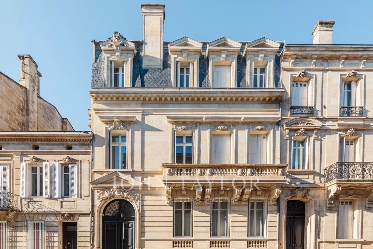 Maison de luxe à louer à Bordeaux, 3 000 €, Photo 4