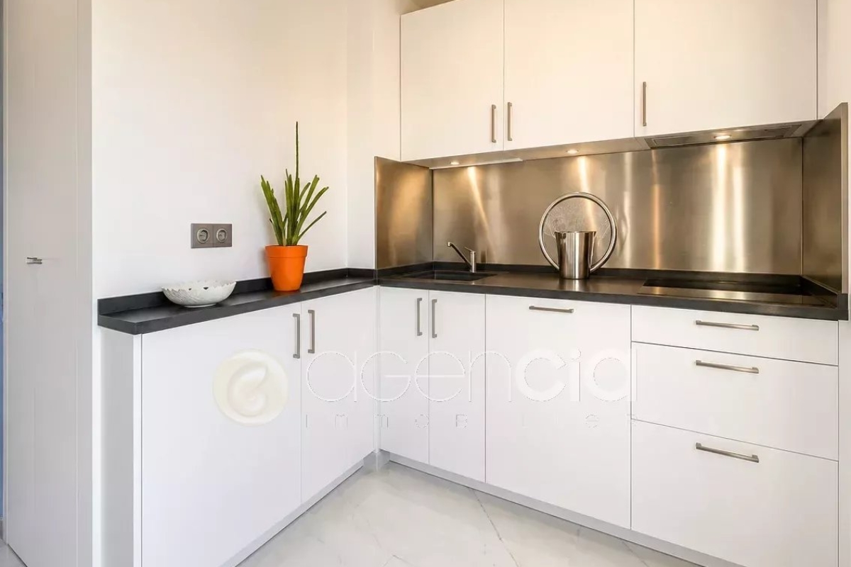Luxury Apartment for sale in Cannes, 689 000 €, Photo 5