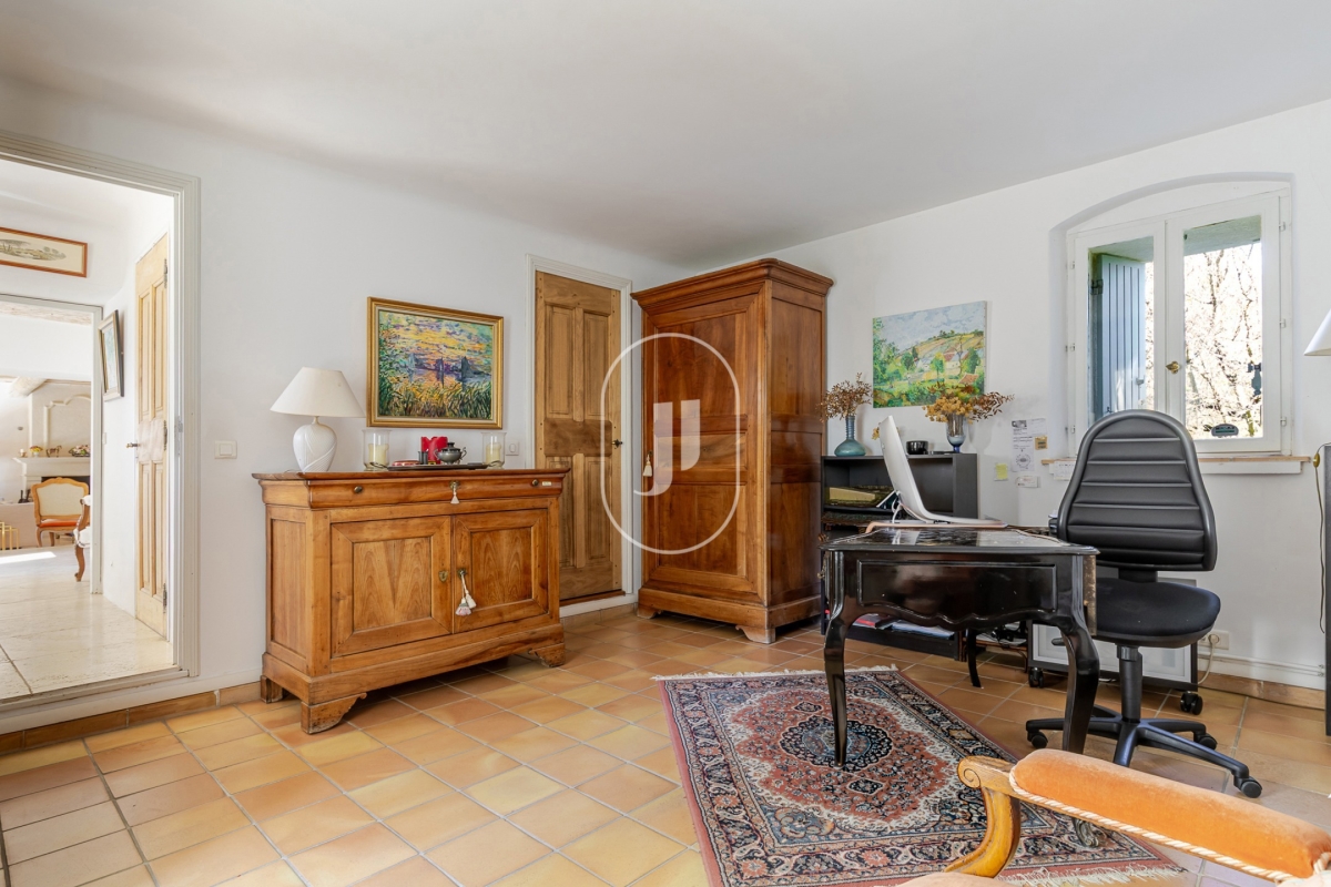Luxury House for sale in Cucuron, 1 690 000 €, Photo 7