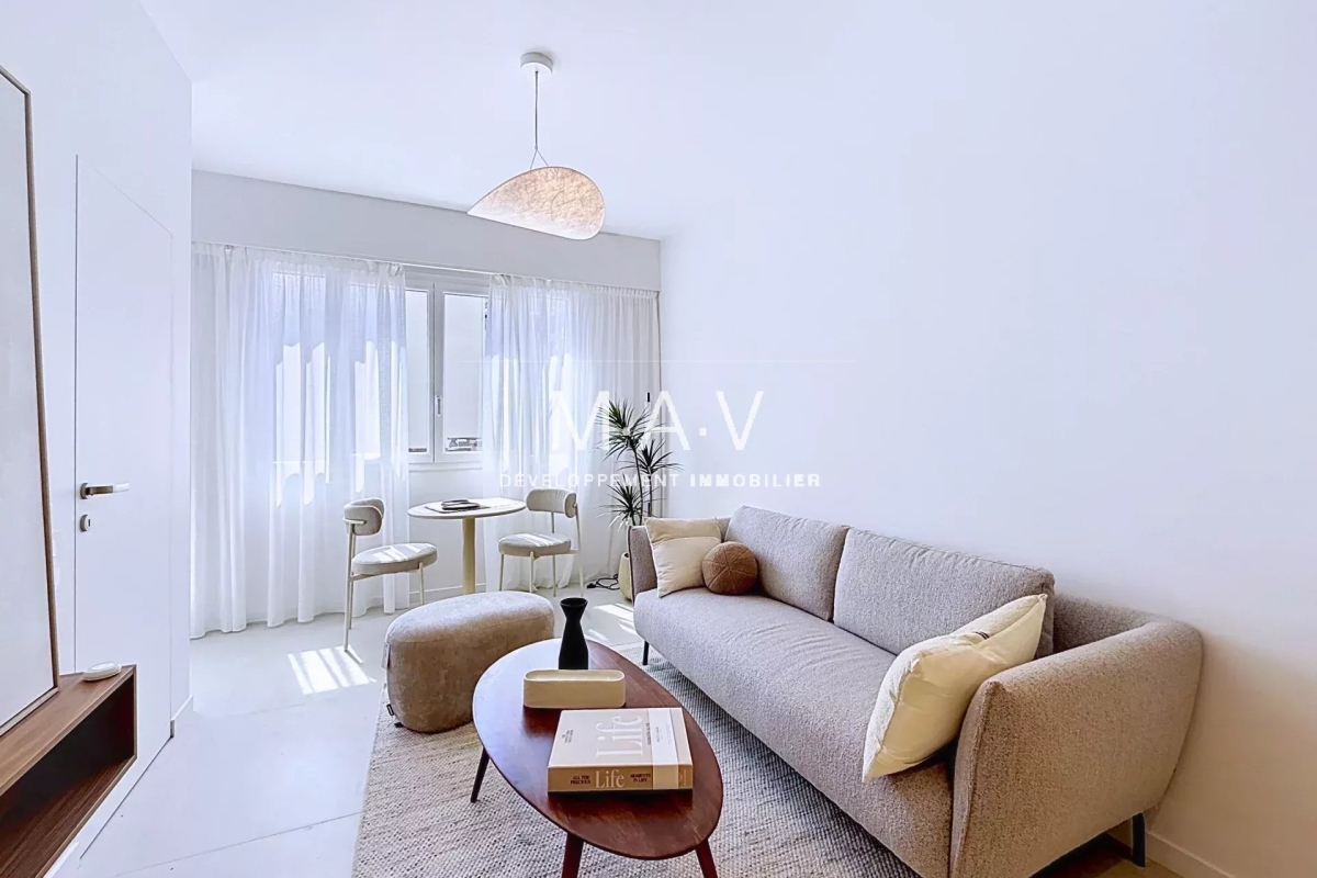 Luxury Apartment for sale in Nice, 379 000 €, Photo 1