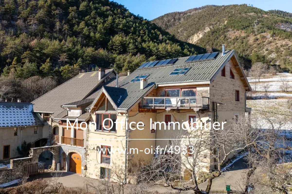 Maison de luxe à vendre à Réotier, 860 000 €, Photo 1