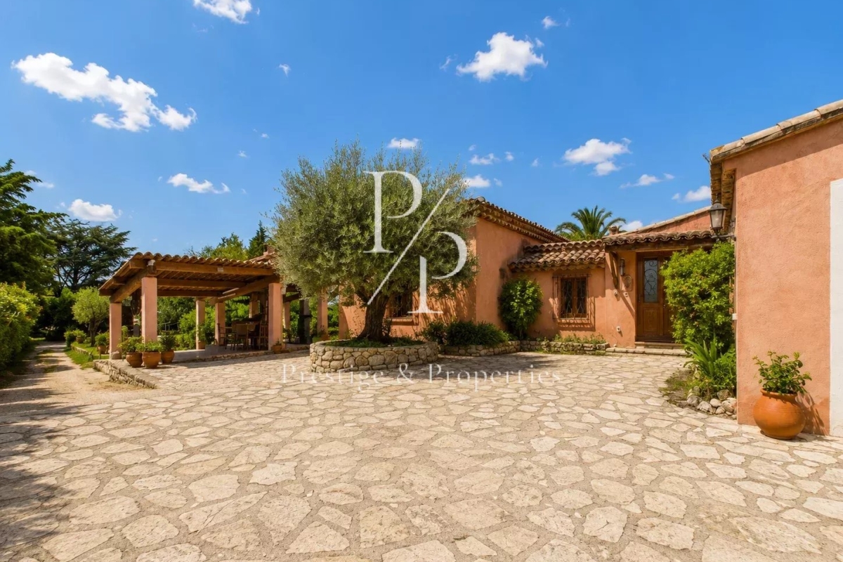 Maison de luxe à vendre à Mougins, 990 000 €, Photo 2