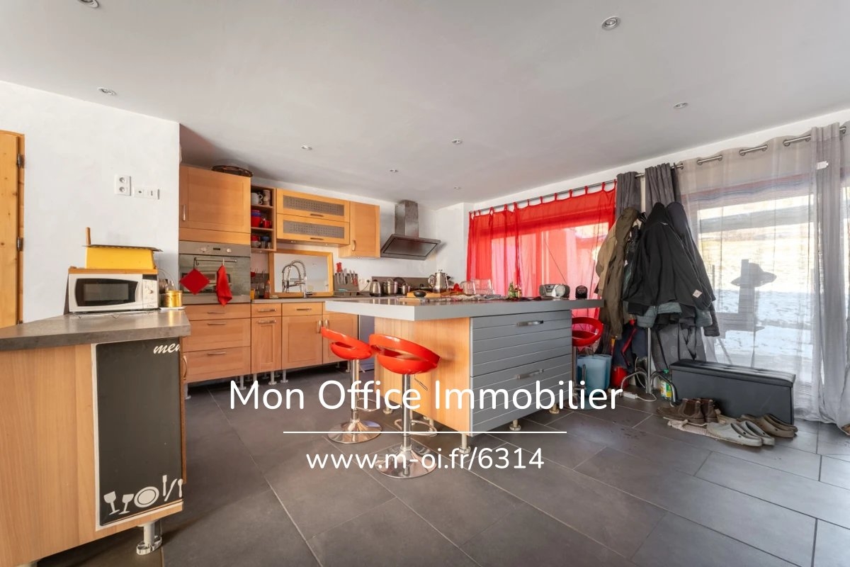 Appartement de luxe à vendre à Réotier, 390 000 €, Photo 2