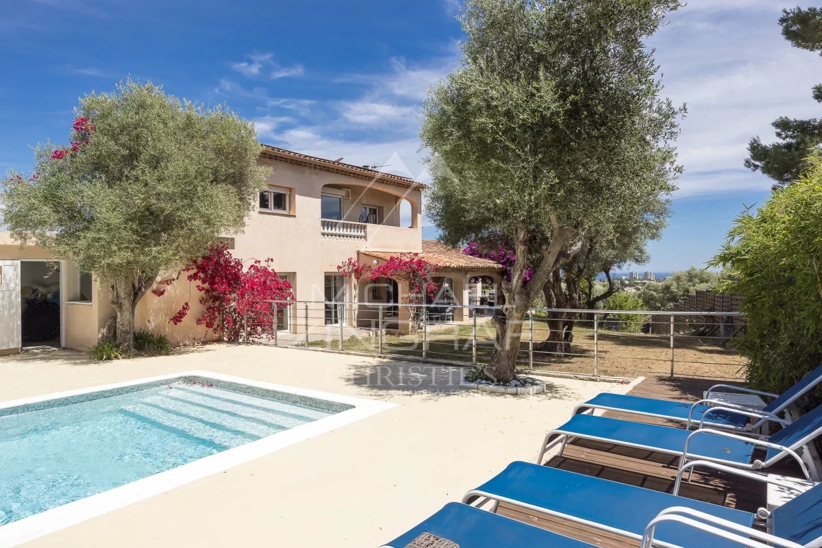 Luxury House for sale in Antibes, 1 490 000 €, Photo 1
