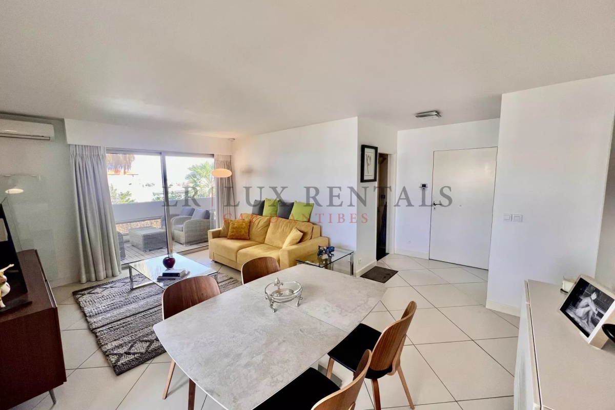Luxury Apartment for sale in Antibes, 451 000 €, Photo 1