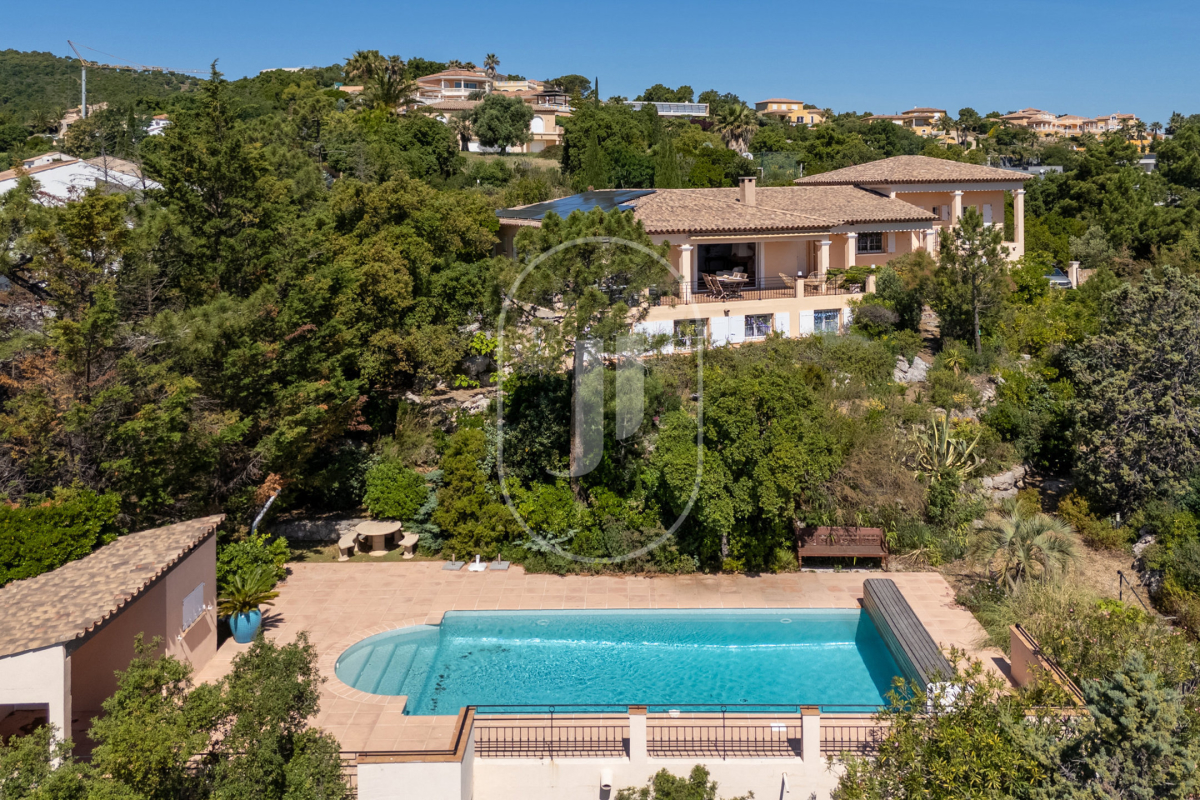 Maison de luxe à vendre à Roquebrune-sur-Argens, 2 650 000 €, Photo 2