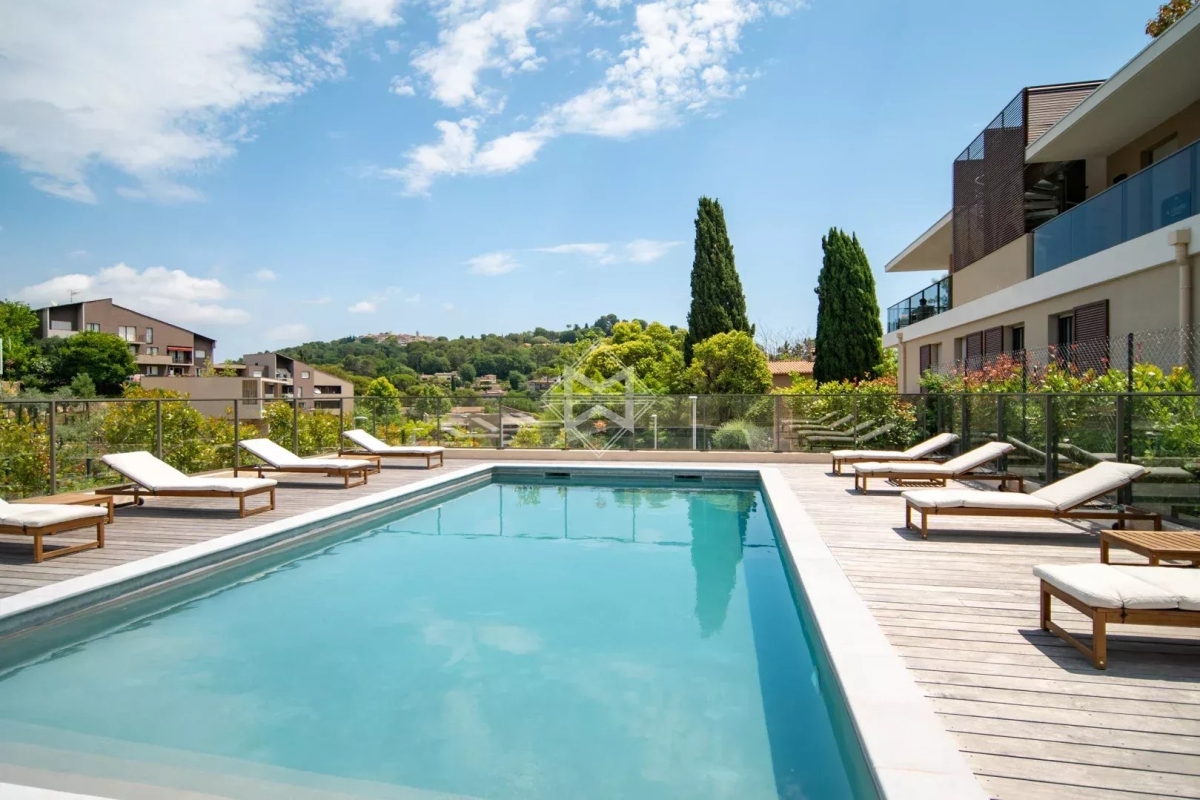 Appartement de luxe à vendre à Mougins, 1 080 000 €, Photo 2