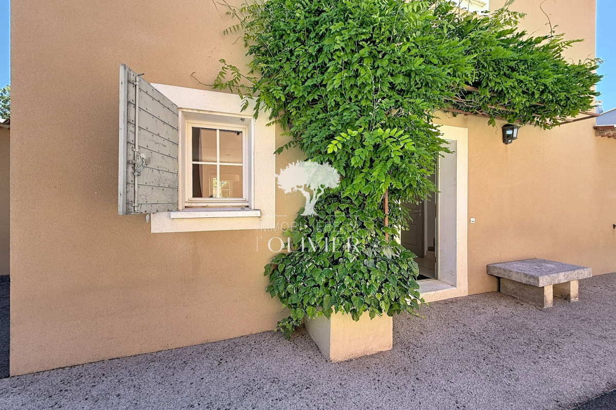 Maison de luxe à vendre à Saint Saturnin les Apt, 445 000 €, Photo 2