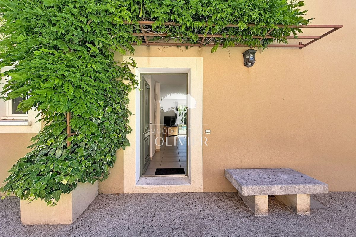 Maison de luxe à vendre à Saint Saturnin les Apt, 445 000 €, Photo 3
