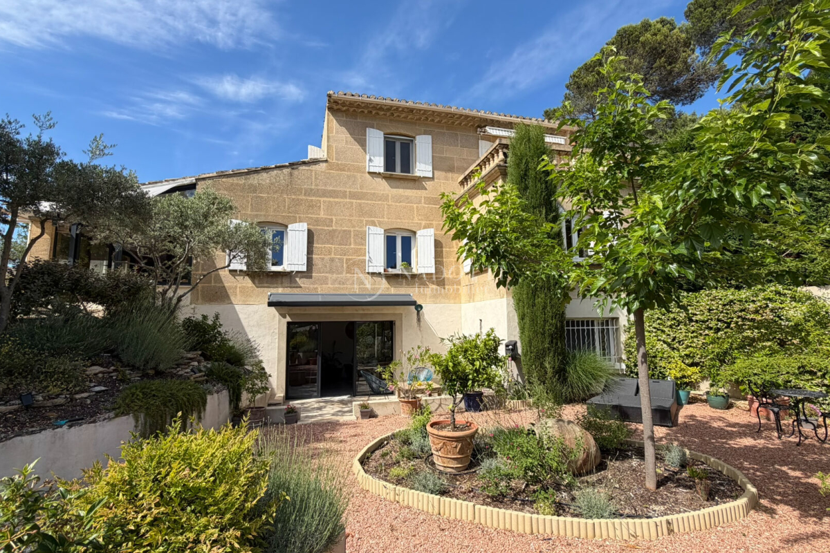 Maison de luxe à vendre à Taillades, 680 000 €, Photo 1