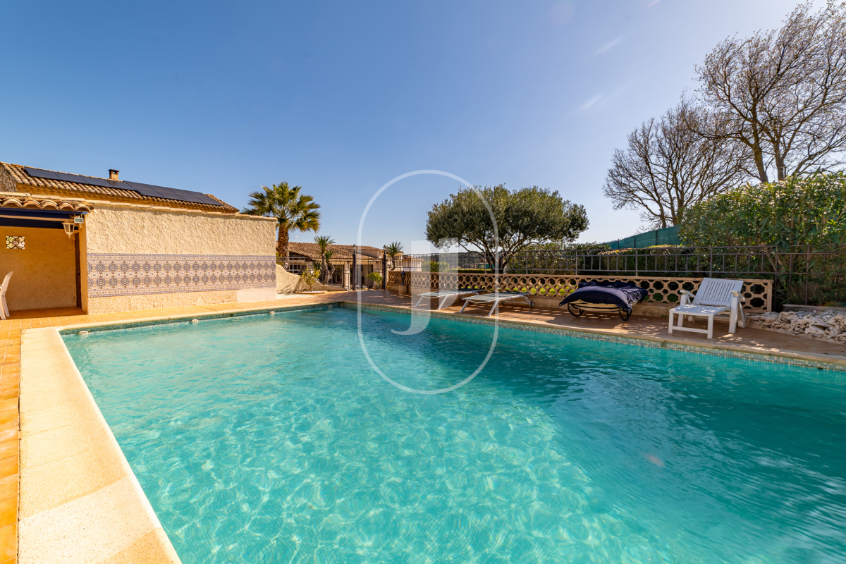 Maison de luxe à vendre à Uzès, 575 000 €, Photo 3