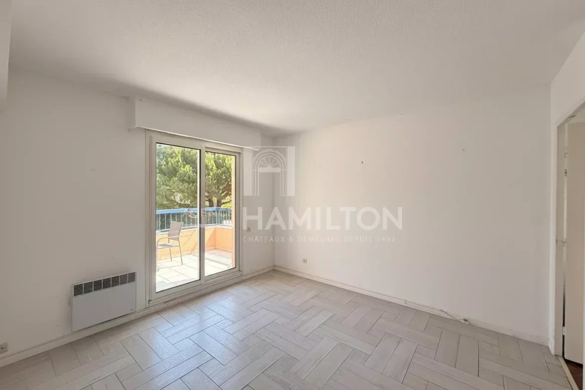 Luxury Apartment for sale in Antibes, 568 000 €, Photo 7