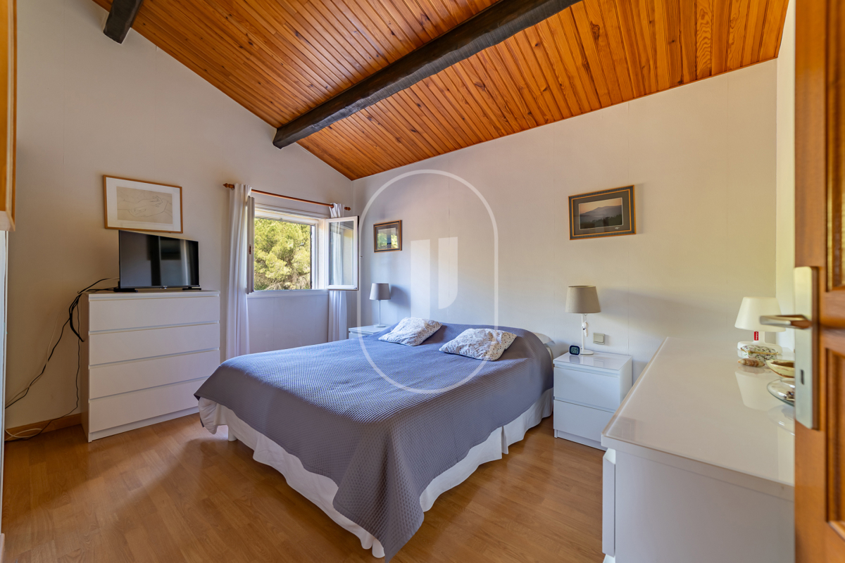 Luxury House for sale in Saint-Quentin-la-Poterie, 695 000 €, Photo 7