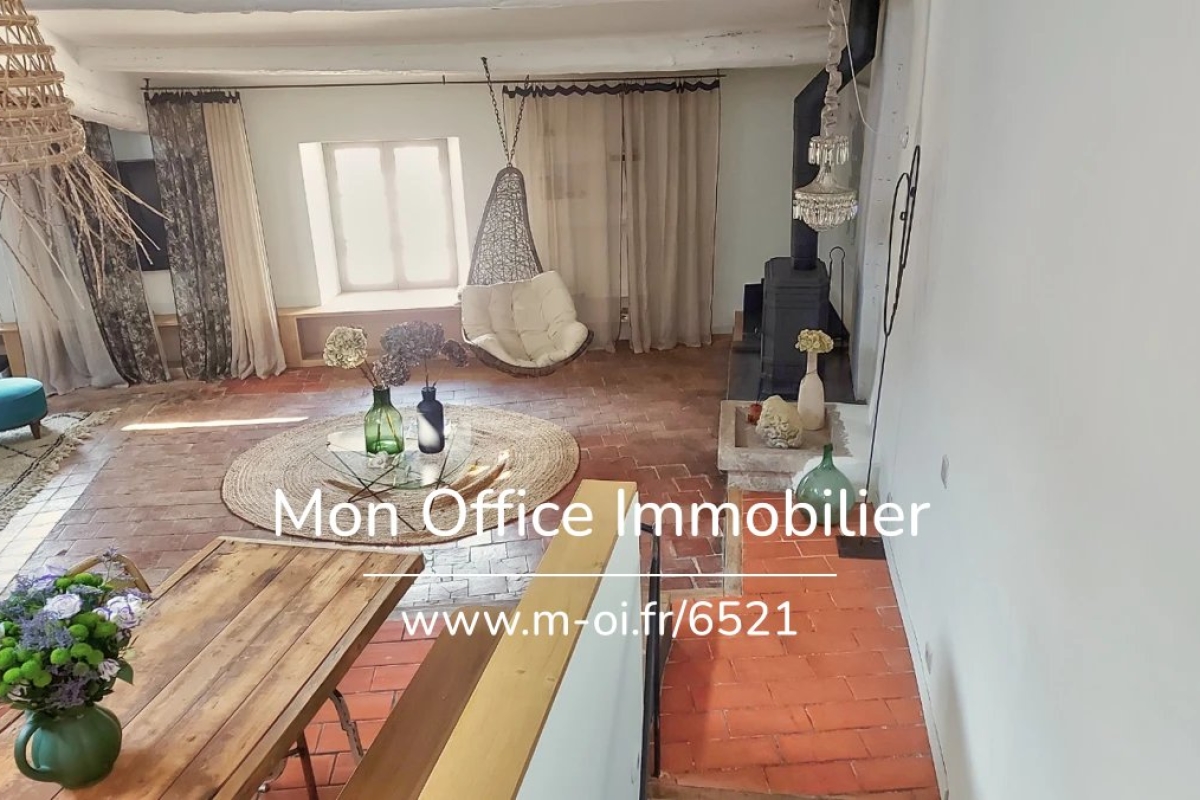 Maison de luxe à vendre à Lourmarin, 599 000 €, Photo 1