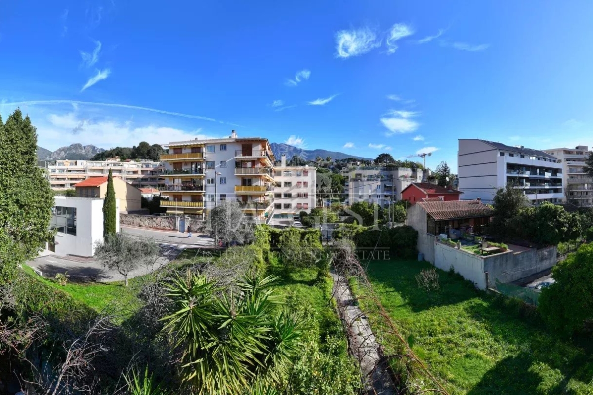 Appartement de luxe à vendre à Roquebrune-Cap-Martin, 399 000 €, Photo 2