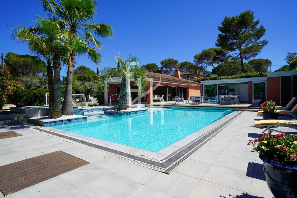Maison de luxe à vendre à Mougins, 1 990 000 €, Photo 1