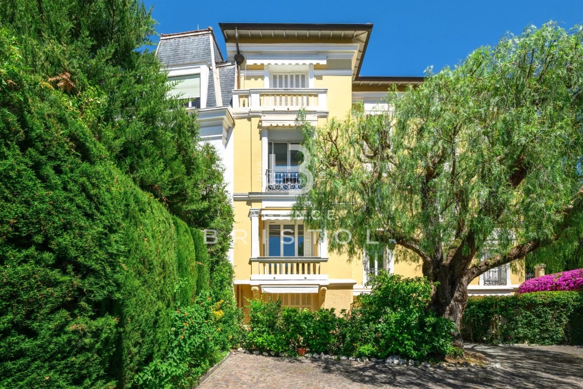 Luxury Apartment for sale in Beaulieu-sur-Mer, 659 000 €, Photo 1