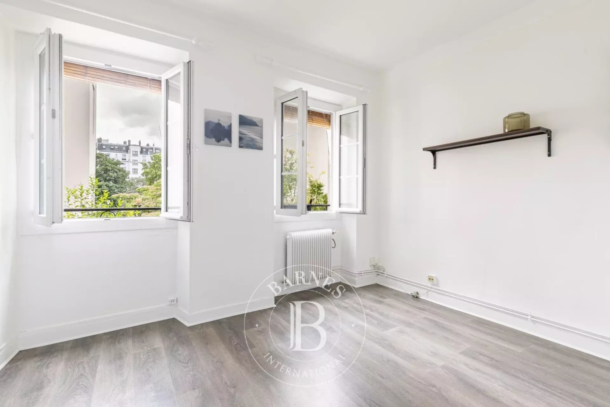 Luxury Apartment for sale in Paris 15ème, 390 000 €, Photo 2
