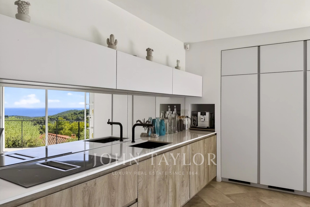 Maison de luxe à vendre à Saint-Cyr-sur-Mer, 2 290 000 €, Photo 5